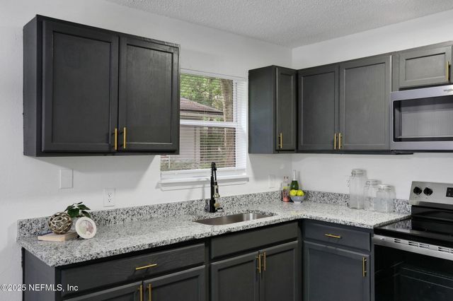 4949 AVENUE B, Jacksonville, FL 32209