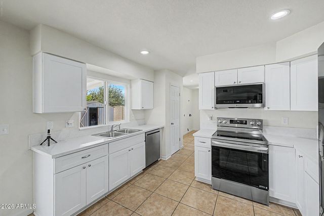 4213 W SUNNYSIDE Avenue, Phoenix, AZ 85029