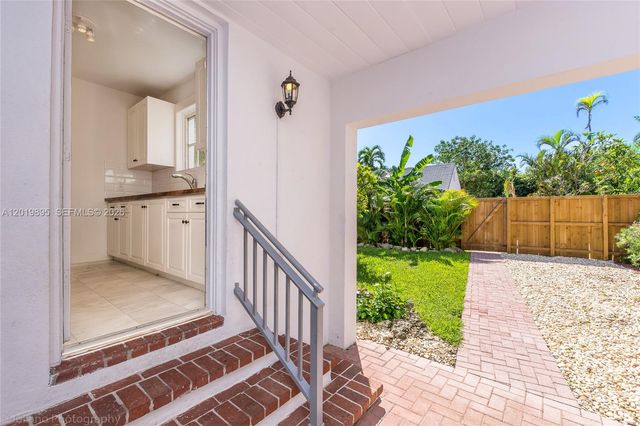 228 SW 23rd Rd FRONT, Miami, FL 33129