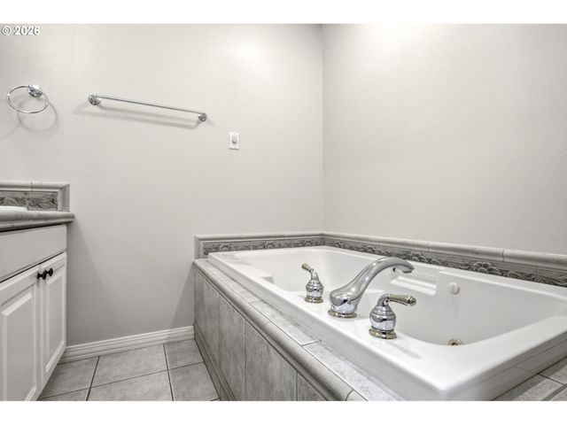 1264 Se LARCH Way, Gresham, OR 97080