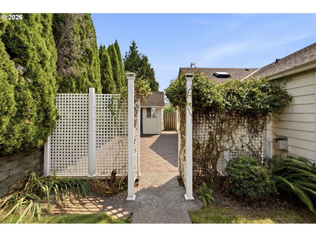 1264 Se LARCH Way, Gresham, OR 97080