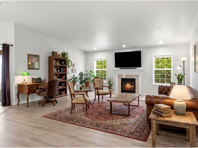 1264 Se LARCH Way, Gresham, OR 97080