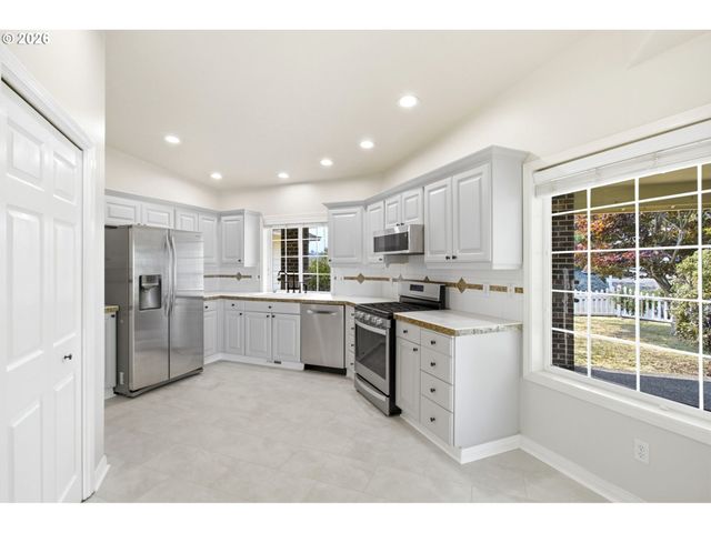 1264 Se LARCH Way, Gresham, OR 97080