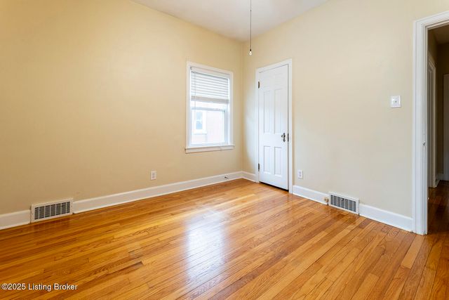 505 Oxford Pl, Louisville, KY 40207