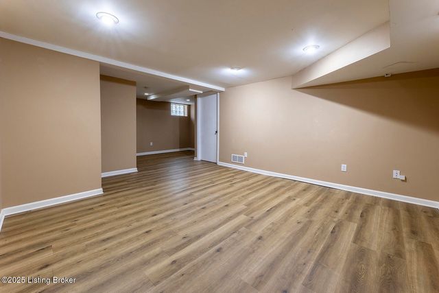 505 Oxford Pl, Louisville, KY 40207