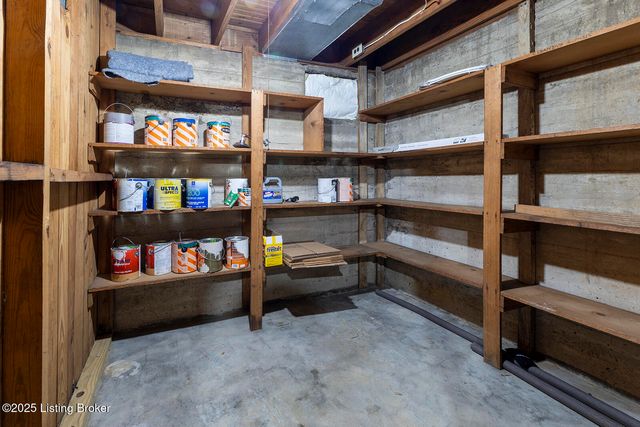 505 Oxford Pl, Louisville, KY 40207