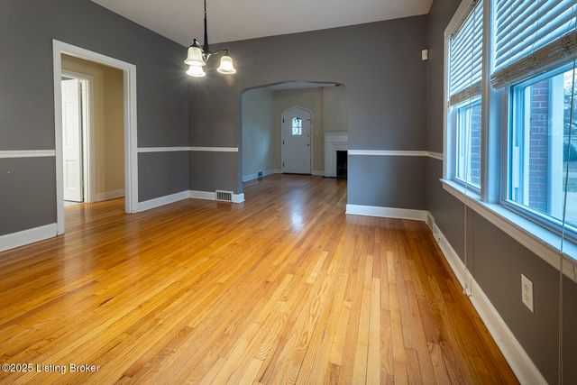 505 Oxford Pl, Louisville, KY 40207