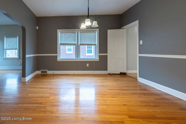 505 Oxford Pl, Louisville, KY 40207