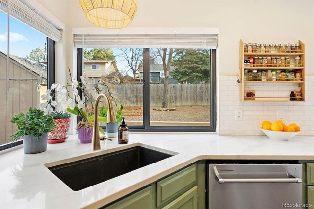 6672 W 81st Avenue, Arvada, CO 80003