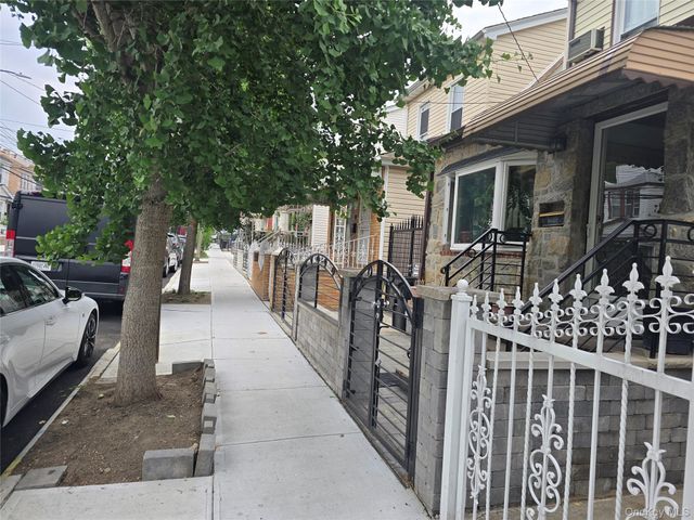 8923 182nd Place, Hollis, NY 11423