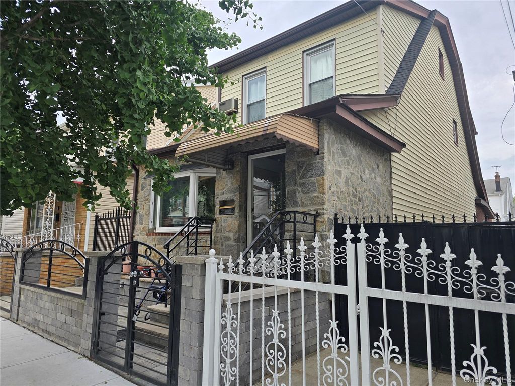 8923 182nd Place, Hollis, NY 11423