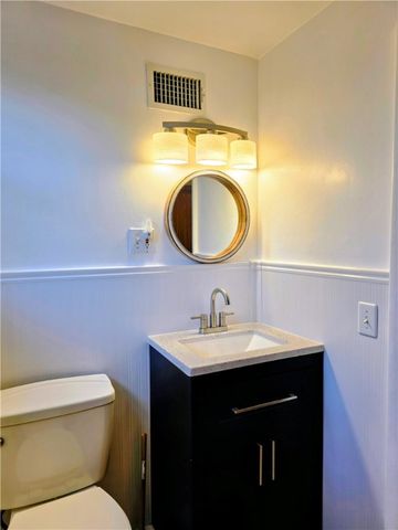 38 Bretton Woods Drive, Cranston, RI 02920