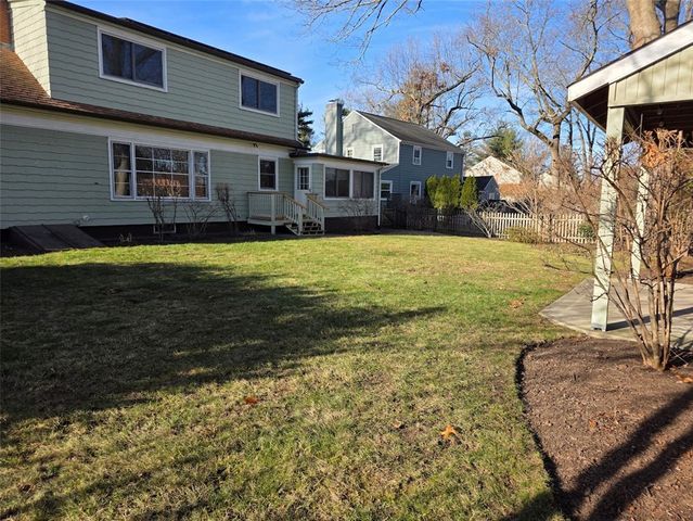 38 Bretton Woods Drive, Cranston, RI 02920