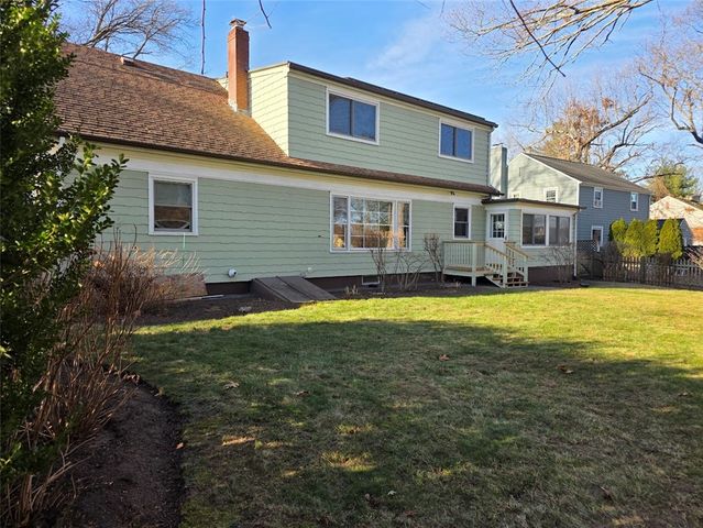 38 Bretton Woods Drive, Cranston, RI 02920