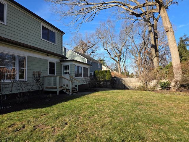 38 Bretton Woods Drive, Cranston, RI 02920