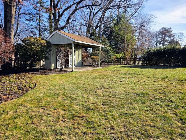 38 Bretton Woods Drive, Cranston, RI 02920