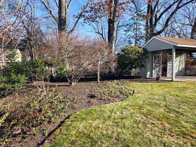 38 Bretton Woods Drive, Cranston, RI 02920