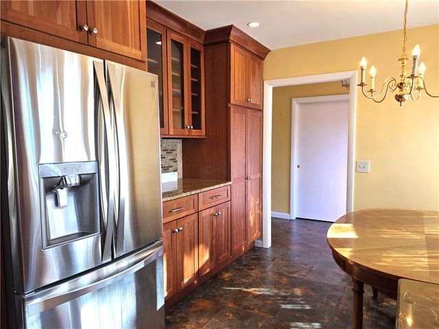 38 Bretton Woods Drive, Cranston, RI 02920