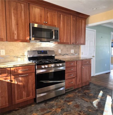 38 Bretton Woods Drive, Cranston, RI 02920