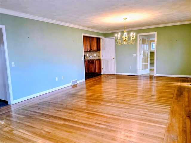 38 Bretton Woods Drive, Cranston, RI 02920