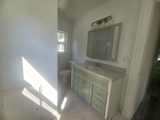 6015 Herbert Street, Westland, MI 48185