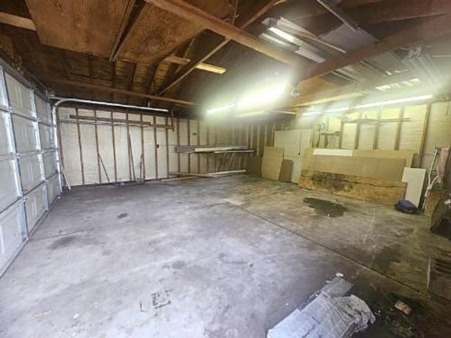 6015 Herbert Street, Westland, MI 48185