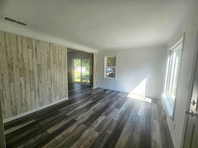 6015 Herbert Street, Westland, MI 48185