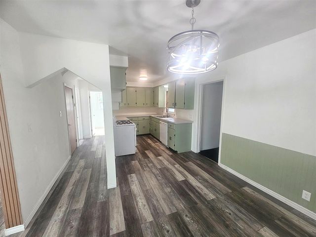 6015 Herbert Street, Westland, MI 48185