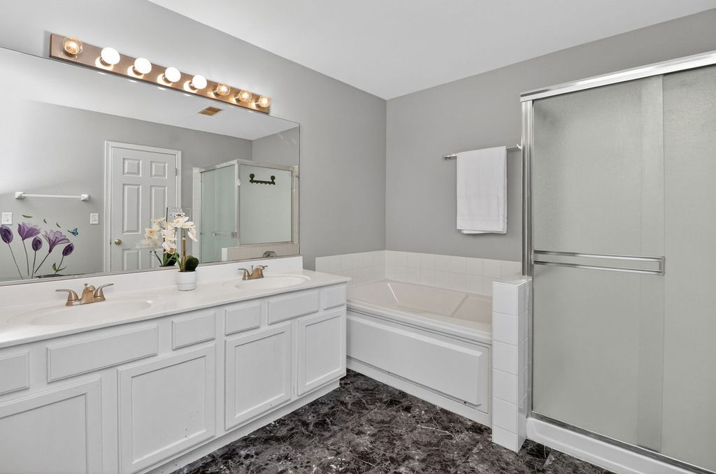 Image 18 of property listing at 1114 Andover Court, Glendale Heights, IL 60139