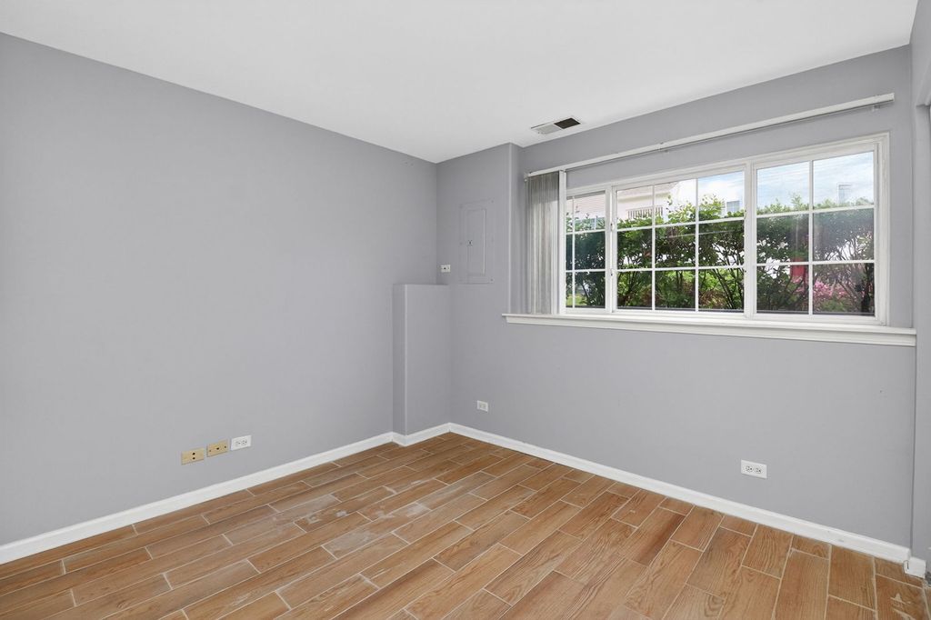 Image 20 of property listing at 1114 Andover Court, Glendale Heights, IL 60139
