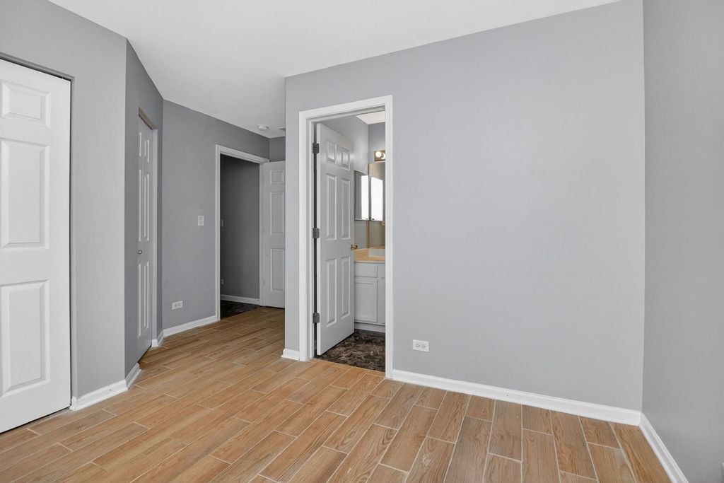 Image 21 of property listing at 1114 Andover Court, Glendale Heights, IL 60139