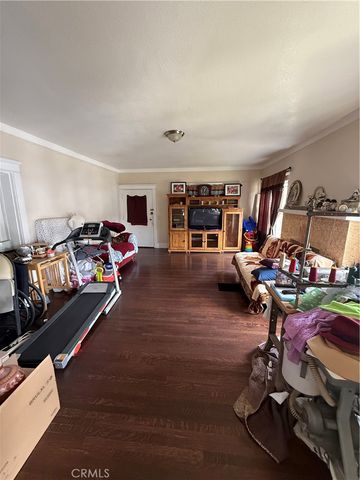 1403 Elm, Long Beach, CA 90813