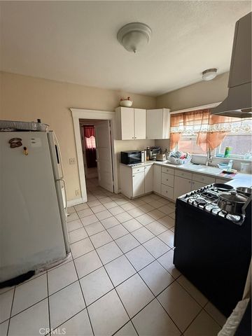 1403 Elm, Long Beach, CA 90813