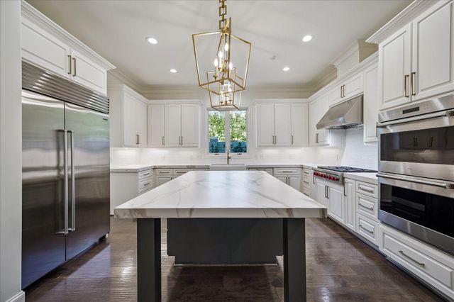5201 Cedar Creek Drive, Houston, TX 77056