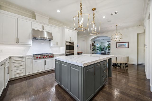 5201 Cedar Creek Drive, Houston, TX 77056
