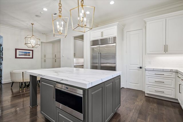 5201 Cedar Creek Drive, Houston, TX 77056