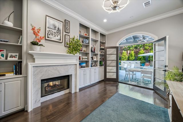 5201 Cedar Creek Drive, Houston, TX 77056