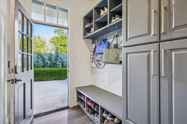 5201 Cedar Creek Drive, Houston, TX 77056