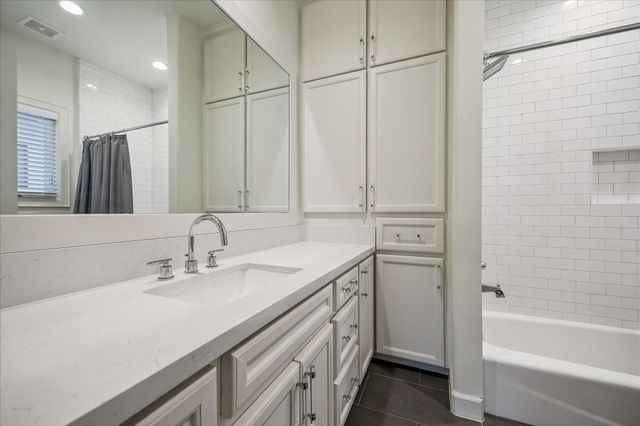 5201 Cedar Creek Drive, Houston, TX 77056