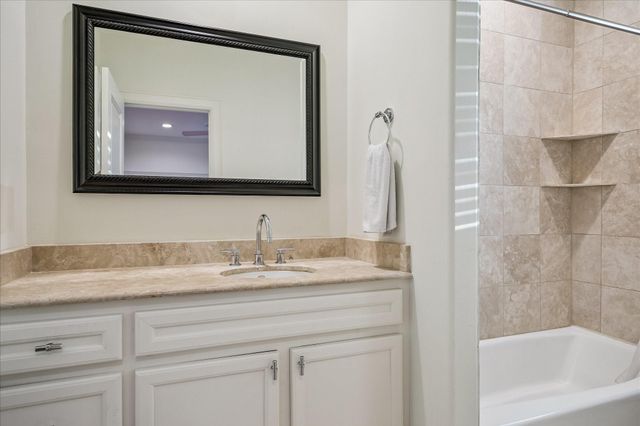 5201 Cedar Creek Drive, Houston, TX 77056
