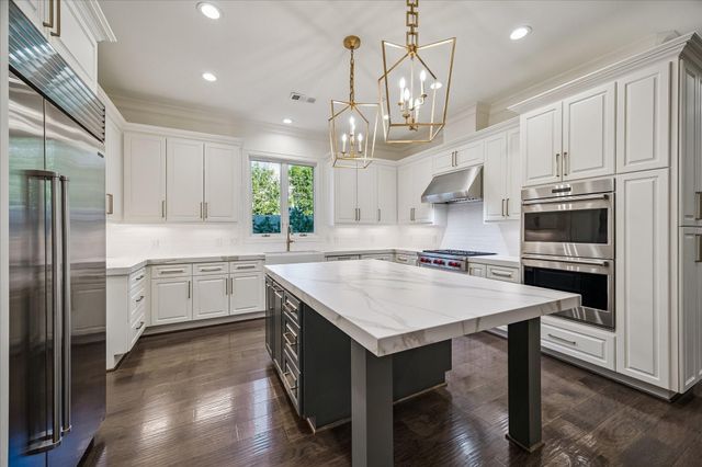 5201 Cedar Creek Drive, Houston, TX 77056