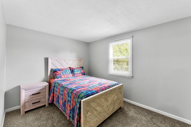 2822 S Hampton Drive, Bettendorf, IA 52722