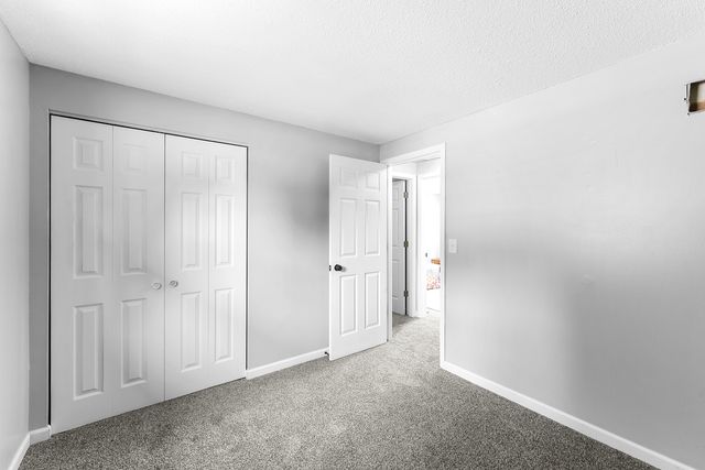 2822 S Hampton Drive, Bettendorf, IA 52722
