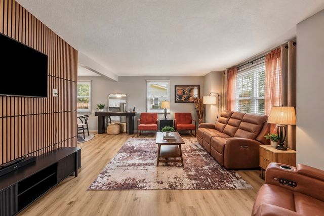 2822 S Hampton Drive, Bettendorf, IA 52722