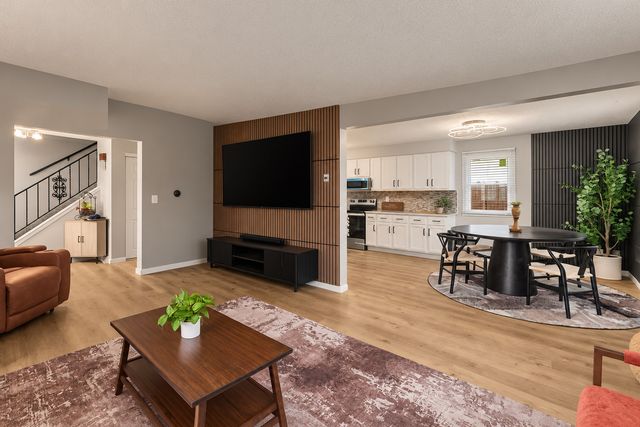 2822 S Hampton Drive, Bettendorf, IA 52722