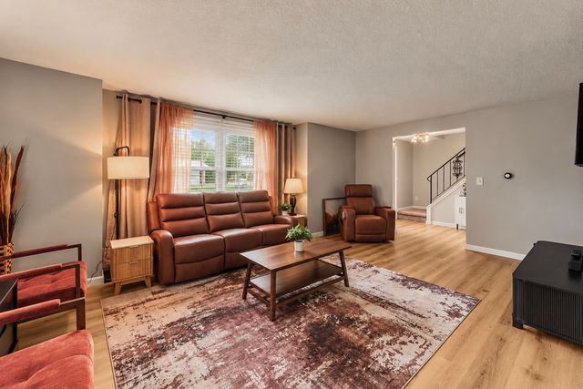 2822 S Hampton Drive, Bettendorf, IA 52722