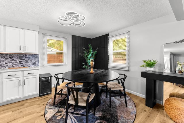 2822 S Hampton Drive, Bettendorf, IA 52722