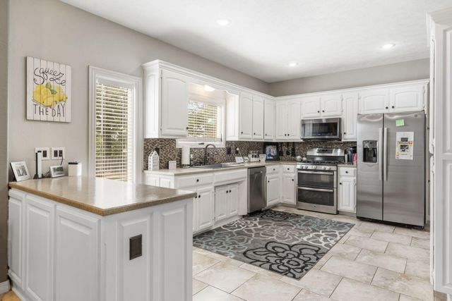 3909 West Eaglecrest Street, Battlefield, MO 65619
