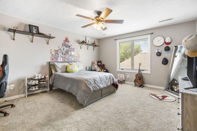 3909 West Eaglecrest Street, Battlefield, MO 65619