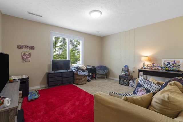 3909 West Eaglecrest Street, Battlefield, MO 65619